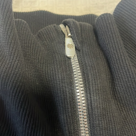 LULULEMON Teddy Funnel Neck Quarter Zip Black size 4 - Picture 2 of 3
